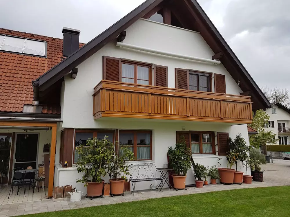 Balkongeländer aus Holz, Berkmannbalkone, Hörbranz, Leiblachtal
