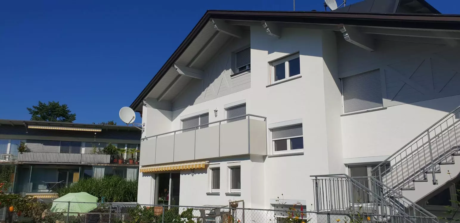 Balkongeländer mit Platten, Berkmannbalkone, Hörbranz, Leiblachtal